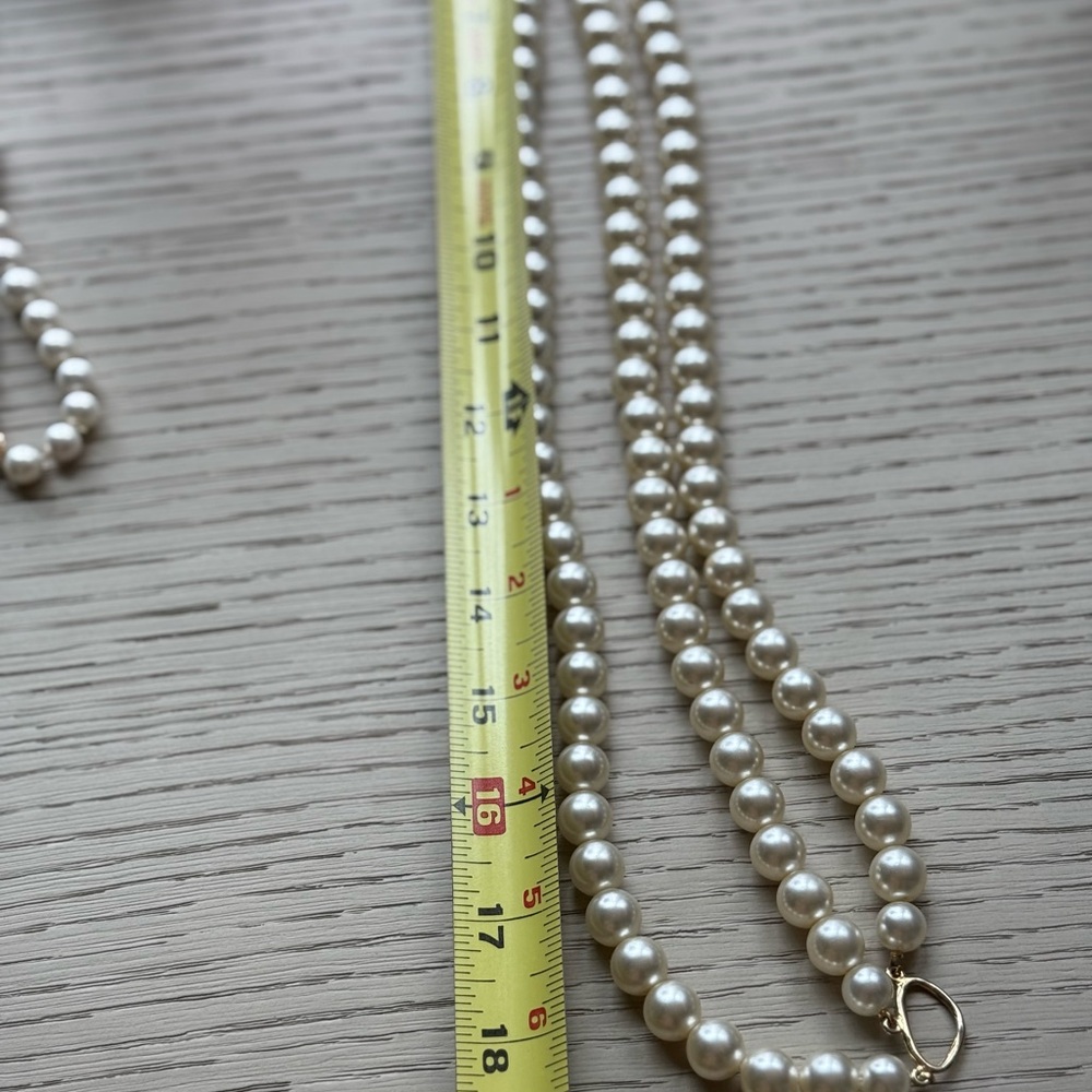 Elegant Cream Three Strand Faux Pearl Necklace Choker - Picture 4 of 5